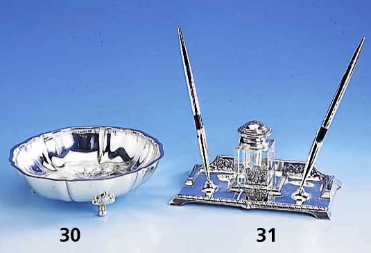 Anbietschale mit Glaseinsatz, 925er Silber, Gebr. Deyhle, Barockstil, auf 3 FÜßen, Silbergewicht ca. 240 g, H ca. 4 cm, Durchm. ca. 19 cm