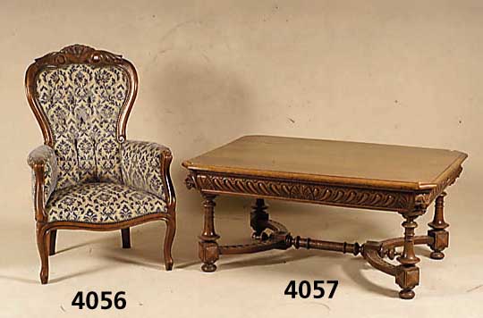 Couchtisch, deutsch, um 1880/90, Eiche massiv, Beine verstrebt, Zarge reich ge- schnitten, abschließende LÖwenkÖpfe, Platte Eiche massiv, ...