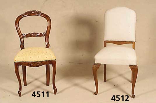 4 StÜhle, Italien, Barockstil, Nußbaum massiv, aus dem Vollholz geschnitzt, Stil- mÖbel, ca. 94x47x44 cm, Sh. ca. 52 cm