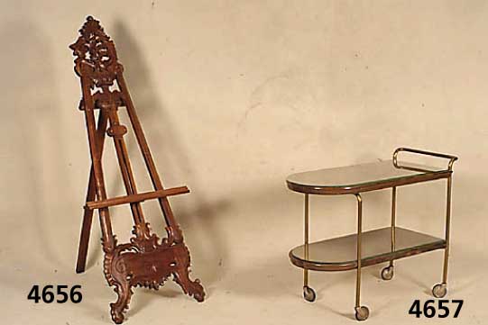 Teewagen, wohl deutsch, um 1930, ArtDeco, Korpus Weichholz, wohl Palisanderfurnier, Halterungen aus Messing, 2 Glasabdeckscheiben, ca. 72x86x45 cm