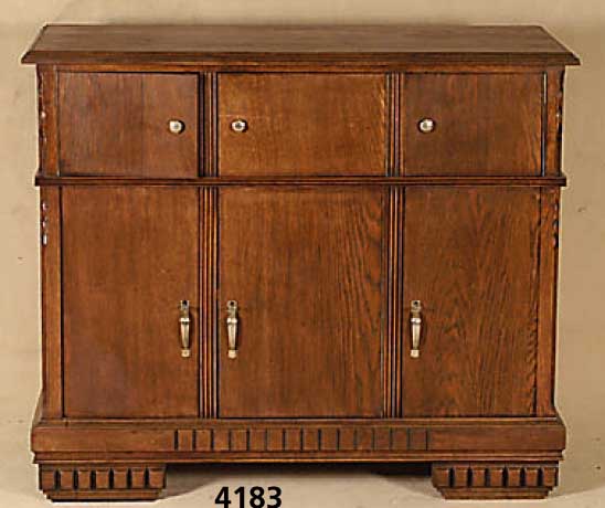 Kredenz bzw Besteckschrank, Frankreich, um 1925/30, Art-Deko, Korpus Weichholz-Eiche massiv - Eichefurnier, Oberteil mit 6 Schubladen, ...