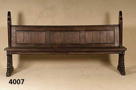 Kirchenbank, deutsch, um 1870, gothisierend auf Rahmen gearbeitet, eine Wange im spÄtgothischen Stil, nach dem Vorbild um 1540, Eiche massiv, ...