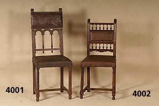 7 StÜhle, wohl Frankreich, um 1890, Gestell Eiche massiv, reiche Drechselarbeit, Beine verstrebt, klassizistisch, Akantusblatt -Verzieung mit ...