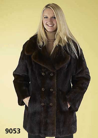 Dunkelbraune Nerzjacke, Gr. 42/44, Innenlabel "Pelzmoden Rudolf Hellmund & Co., Worms am Rhein", 2 Einschubtaschen, glatte ...