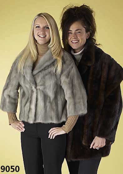 Konvolut 2 Nerzjacken und 1 Stola, 1 x braune Nerzjacke, Gr. 42/44, Innenlabel Pelze Blankenburg, Frankenthal, RÜckenl. ca. 71 cm, aufges. ...