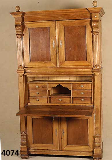 AufsatzmÖbel mit SekretÄrteil, Niederlande, um 1890/1900, Korpus Weichholz/Hartholz, z.T. auf Rahmen gearbeitet, Nußbaum massiv, Nuß- ...