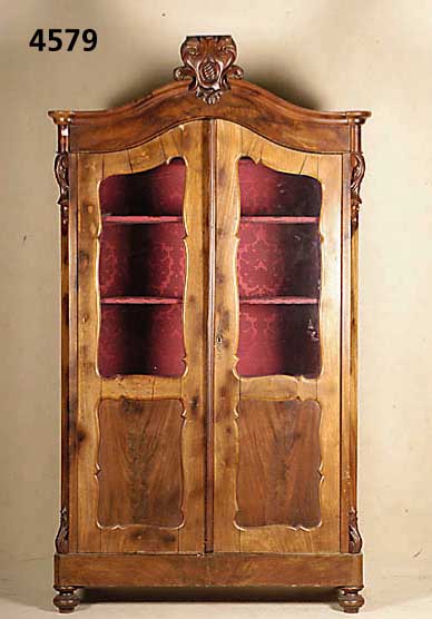 Vielzweckschrank, sÜddeutsch, um 1835/40, Korpus Weichholz, TÜren Weichholz/Hartholz, Nußbaumfurnier, Inlets Pyramidenmahagonifur- nier ...