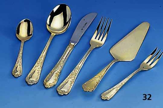 84-teiliges Besteck, 24 kt hartvergoldet, Rokokostil, Modell 901, best. aus: 12 Messer, 12 Gabeln, 12 LÖffel, 12 kaffeelÖffel, 12 Kuchengabeln, ...