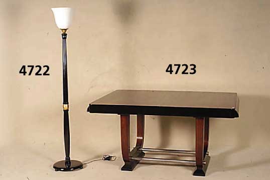 ArtDeco Konferenztisch, Frankreich, um 1920, Riopalisander gespiegelt furniert, zum Teil schwarzabgesetzt, beidseitig seitlich auf 240 cm ...