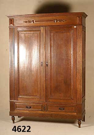 Kleiderschrank, wohl deutsch, um 1900, Eiche , zweitÜrig, zwei Sockelschubladen, Kleider- stange fehlt, RÜckwand erneuert, Alters- und ...