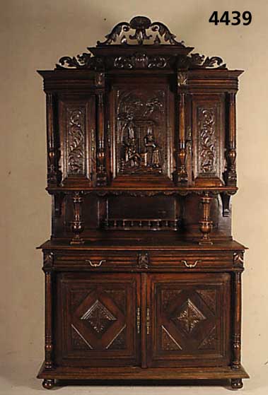 Aufsatzschrank, Belgien, um 1890/1900, Korpus Weichholz, Arbeitsteile Hartholz, z.T. auf Rahmen gearbeitet, freistehende SÄulen, diese gerieft, ...