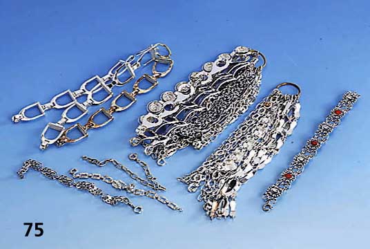 Reiches Konvolut ArmbÄnder, 925er Silber, total ca. 928.9 g, versch. AusfÜhrungen, Mo- delle und LÄngen, viele Dubletten, reichhal- tiges ...