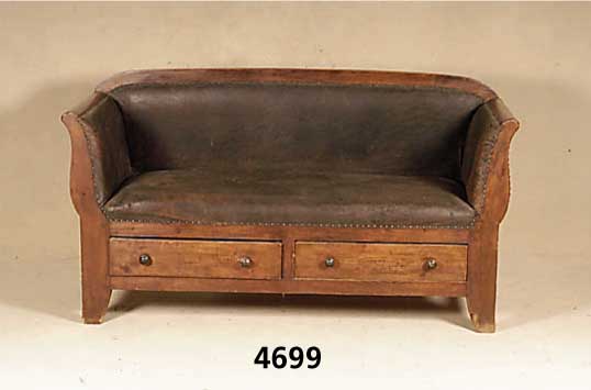 Biedermeiersofa, sÜddeutsch, Gestell z.T. um 1830/40, Weichholz massiv, Eingriff um 1900 , Schubladenkonzeption nach Vorbild von Bruno Paul, ...