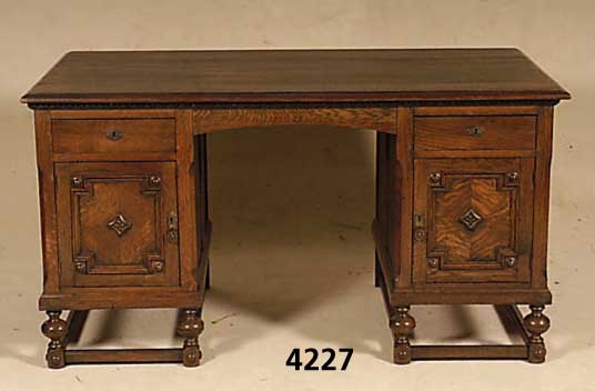 Wandschreibtisch, Holland, um 1900, Eiche massiv, Eichefurnier, auf Rahmen gearbeitet, praktisches MÖbel, ca. 76x140x82 cm
