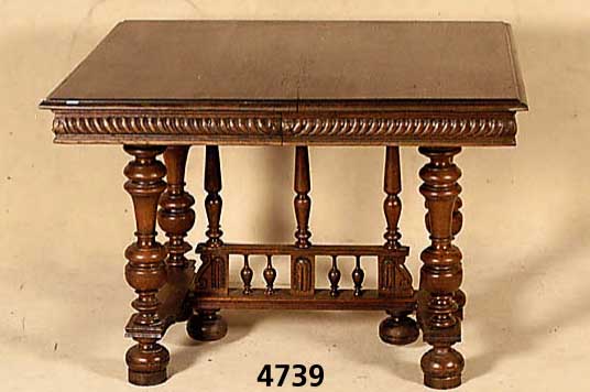 Tisch, Frankreich, um 1890, Henry Deux, Eiche massiv, reich gedrechselte Beine, im Unterteil mit Galerei, ausziehbar, ohne Ein- legebÖden, ca. ...