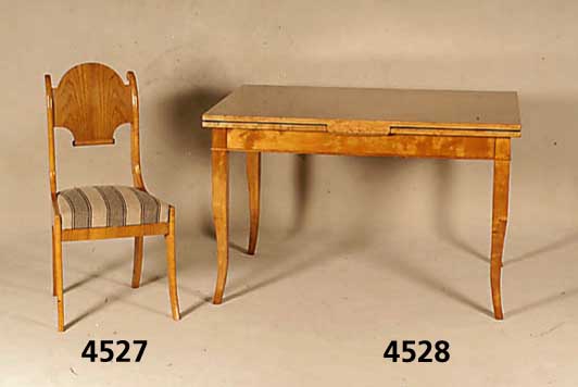 Ausziehtisch, im Biedermeierstil, Birke massiv, nach altem Vorbil, schÖnes StilmÖbel, sehr gute Verarbeitung, leichte Gebrauchs- spuren, ...