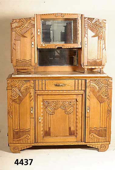 Aufsatzschrank, Frankreich, um 1930, ArtDeco , Eiche massiv, Eichefurnier, Korpus Weichholz , kubistisch abstrakte Flachschnitzerei, symetrisch ...