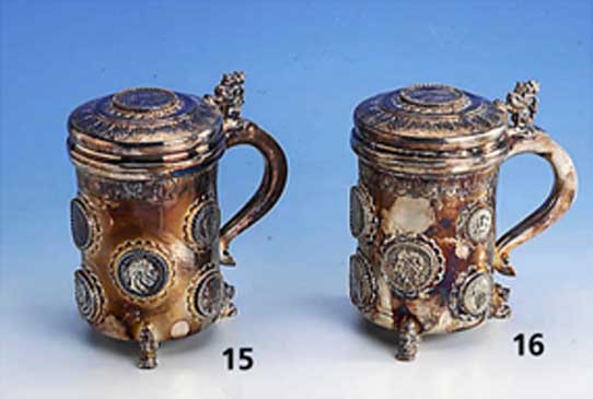 Bierseidel mit MÜnzeinlagen, 835er Silber, total ca. 950 g, versch. MÜnzen/Medaillen als Einlagen im Deckel und in Wandung, reich punziert, ...