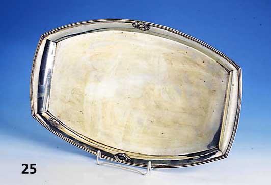 Tablett, deutsch, Wilkens Bremen um 1900, 800er Silber, reiner Jugendstil, ca. 46 x 29 cm, ca. 1110 g