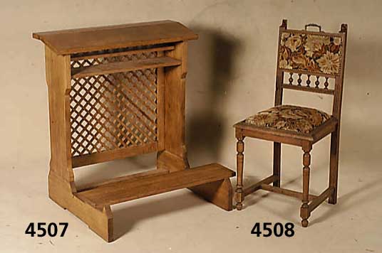 Betstuhl, deutsch, um 1900, Eiche massiv, OberflÄche komplett Überarbeitet, Vorderseite mit rhombenartig angeordnetem Gitter, ca. 88x 80x63 cm