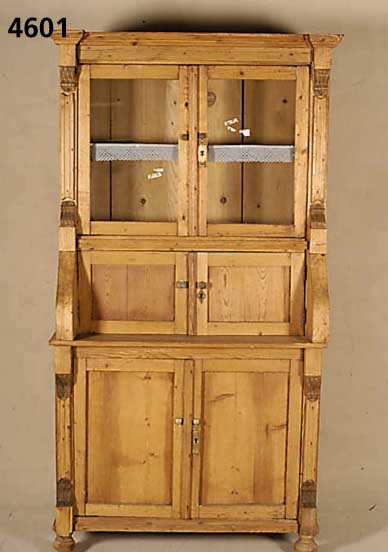 AufsatzmÖbel,KÜchenschrank, sÜddt., um 1860/70 , Weichholz, meist Zierbelkiefer, Front kassettiert, Lisenen und Applikate ergÄnzt, Oberteil ...