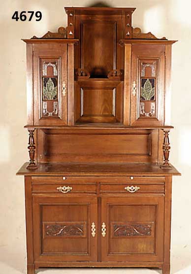 Aufsatzschrank, deutsch, um 1905, starker Jugendstileinfluß, Weichholz/Hartholzkorpus, Mahagoni/Nußbaumfurnier, mahagonifarben gebeizt, ...