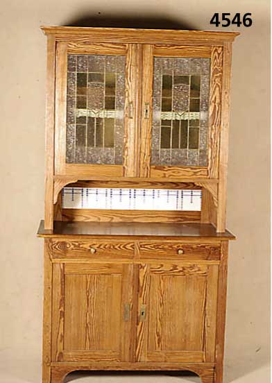 KÜchenschank, Jugendstilstil, um 1902/04, große NÄhe zu Darmstadt, Weichholzkorpus, auf Rahmen gearbeitet, orig. BeschlÄge, verglaste ...