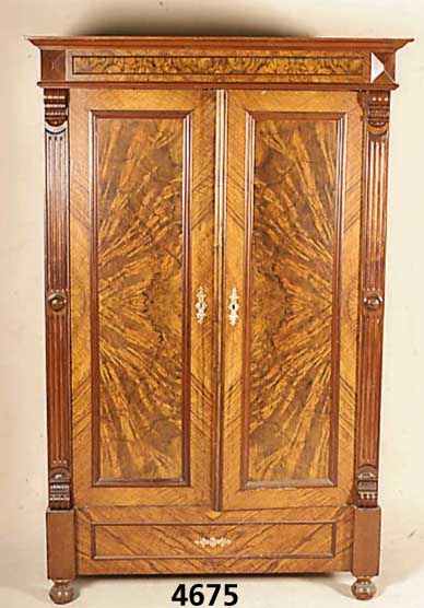 Schrank, deutsch, um 1880/90, GrÜnderzeit, Weichholzkoprus, Front und Seiten auf Rahmen gearbeitet, getreppte Leisten, aufgesetzte LI- senen und ...