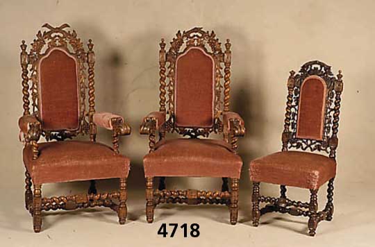 Stuhl und 2 PrunkarmlehnstÜhle, flÄmischer Barockstil, um 1880/90, Nußbaum massiv, rei- che Drechselarbeit, z.T. goudroniert, Beine versprosst, ...