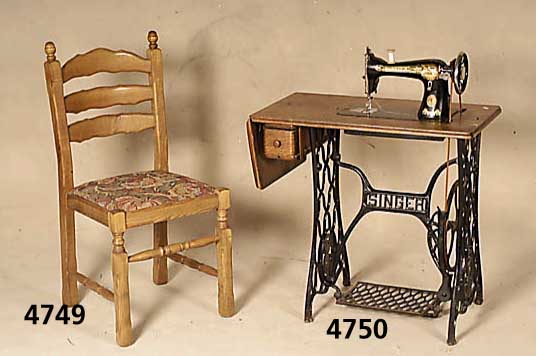 4 StÜhle, Eiche massiv, kannelierte Beine, Gebrauchsspuren, ca. 87x43 cm, Sh. ca. 40 cm