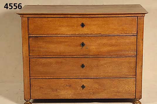 Kommode, wohl deutsch, um 1850/60, Eiche massiv, 4-schÜbig, Alters- und Gebrauchsspuren , ca. 96x125x64 cm, ohne SchlÜssel