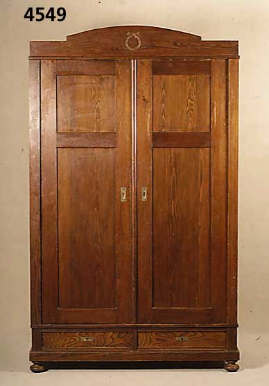 Schrank, deutsch, um 1900, Weichholz, Nuß gebeizt, zweitÜrig, kassettiert, zerlegbar, 2 Sockelschubladen, original BeschlÄge, Altersspuren, ca. ...
