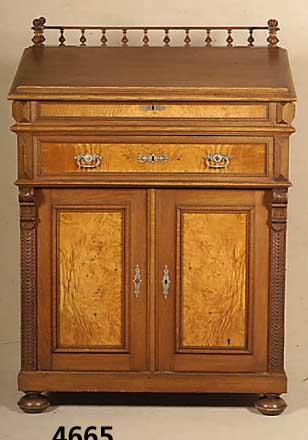 StehpultsekretÄr, deutsch, GrÜnderzeit, um 1880/90, Korpus Weich- u. Hartholz, auf Rahmen gearbeitet, Eichenfurnier, Inlets Wurzelnuss ...