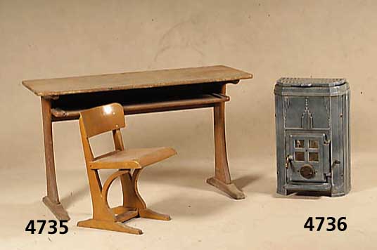 Schulbank mit 2 StÜhlen, dt. um 1954/56, Buche massiv, sog. neue Moderne, starke Gebrauchsspuren, 2 KinderstÜhlchen angehende 60er Jahre, ...