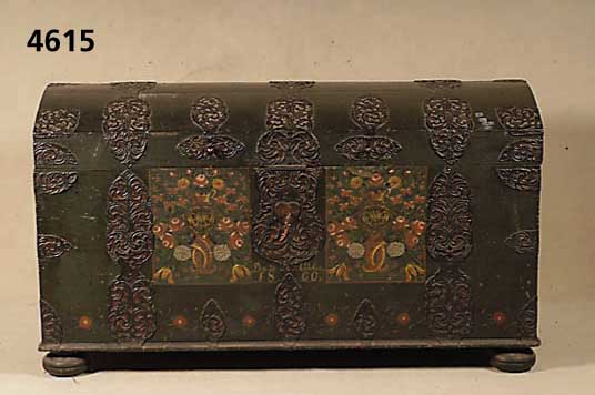 Buckel-Linnen-Truhe, sÜddeutsch, um 1760/70, Eiche massiv, bunt gefasst, bÄuerliche Be- malung und Datierung um 1800, Bemalung min. erneuert, ...