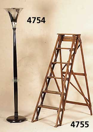 Bibliotheksleiter, England, um 1900, Hart- holz, gewachst, mit Klappmechanismus, sehr dekorativ, H. ca. 145 cm