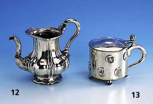 Deckelhumpen, deutsch 835er Silber, total ca. 540 g, 4 KugelfÜße, Wandung mit aufgel. Phantasiewappen, H ca. 12 cm, Durchm. ca. 10 cm, ...
