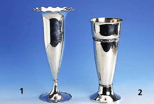 Große Trichtervase, deutsch 800er Silber, total ca. 525 g, sparsamer Girlanden- dekor, H ca. 30 cm, Durchm. ca. 12 cm
