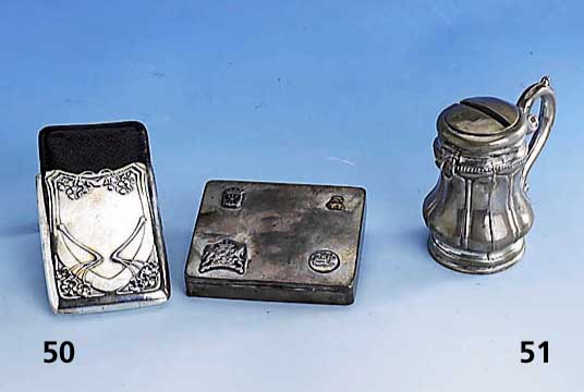 Spardose, wohl Österreich um 1860, Silber, geprÜft, Perlleistenverzierung, Schloß fehlt, l. verbeult, H ca. 8.5 cm