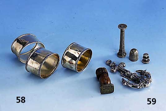 Konvolut 2 NadelbehÄlter und 1 Siegel, Silber, bzw. Holz, 1 x mit Adelswappen um 1830/40, Fingerhut abschraubbar, mit BehÄlter fÜr Wachs, ...