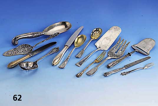 Fundgrube: diverse Besteckteile, Überwiegend Silber, total ca. 6400 g, u.a.: KaffeelÖffel, GebÄckzangen, Fischbesteck, einige Teile besch., ...