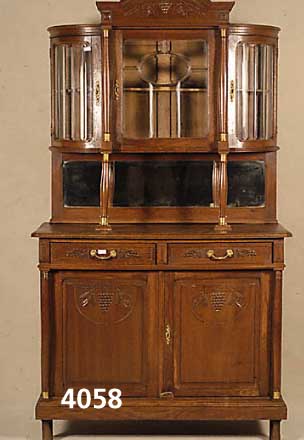 Aufsatzbuffet, Frankreich, um 1900, Jugend- stil, Eiche massiv, Oberteil geschwungene bauchige Form, mit vielen facettierten Glas- einsÄtzen, ...