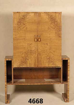 Bar, deutsch um 1930, Weichholzkorpus, kau- kasisches Nußbaumfurnier, z.T. geometrisch verlegt, aus Rechtecken zusammengesetzt, sog. Bauhausstil, ...