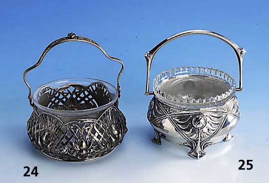 Anbietschale mit Glaseinsatz, 800er Silber, um 1900, Koch & Bergfeld, reiner Jugend- stil, dat. 1902 und 1927, Glaseinsatz teil- mattiert (sek.), ...