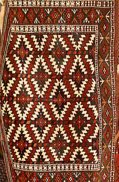 Yamut, Rußland, um 1920, Wolle auf Wolle, ca. 110 x 75 cm, SchÄtzwert: 1200.- EURO, EHZ: