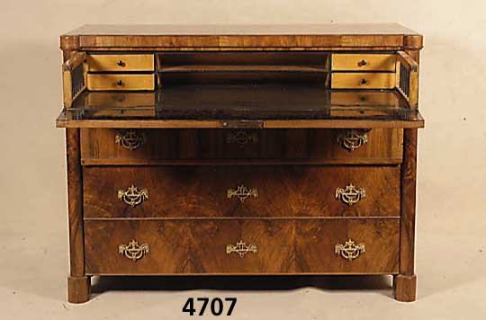 KommodensekretÄr, sÜddeutsch, um 1820/30, Korpus Weichholz/Hartholz, Schreib- bzw. SekretÄrfach schwarz gelackt, Schubladenfront RÜster ...
