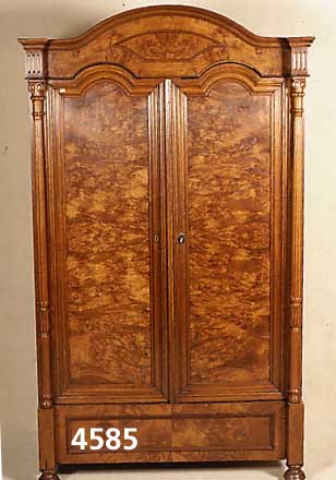 GrÜnderzeitschrank, deutsch, um 1890, Korpus Weichholz, Wurzelnußfurnier gespiegelt, dop- pelt bzw. dreifach getreppte Leisten, Kopfteil ...