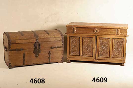 Buckeltruhe, deutsch, um 1800, Eiche massiv, Boden Weichholz, BÄnderung aus der Zeit, SchlÜsselschild um 1730/40, in diesem Zu- sammenhang ...