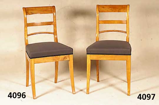 4 StÜhle, im Biedermeierstil, Kirschbaum massiv, sehr stabil, nach altem Vorbild, gut gearbeitet, wohnfertig, H. ca. 90 cm, Sh. ca. 52 cm