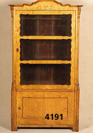 BÜcherschrank, deutsch, um 1870, Birke massiv, z.T. furniert, drei EinlegebÖden, Lisenen mit Reste alten Wurmbefalls, ca. 178x 97x47 cm